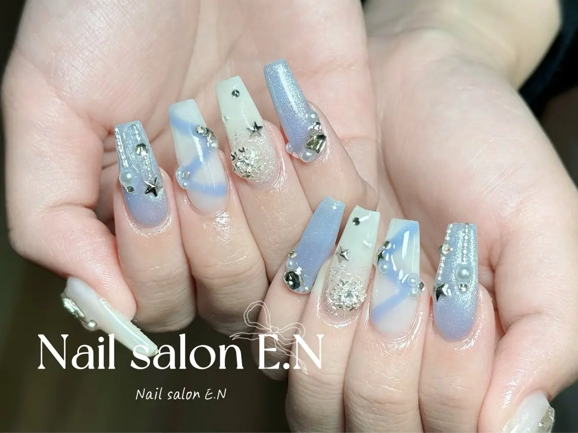 ネイル アートネイル オーロラネイル ブラウン クリアネイル フレンチネイル ハンドネイル E.N🦋 長さ出し/持ち込みのネイルデザイン