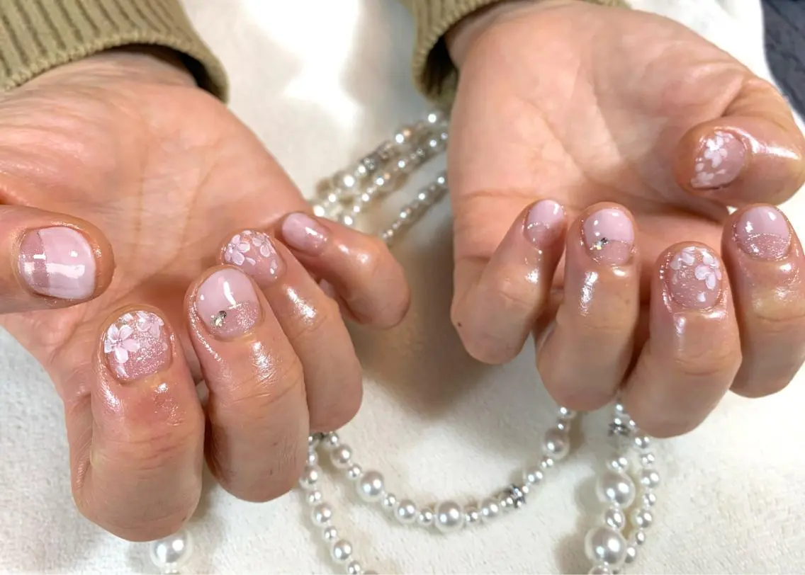 ネイル 桜ネイル ショートネイル ハンドネイル 手塚 里奈のネイルデザイン