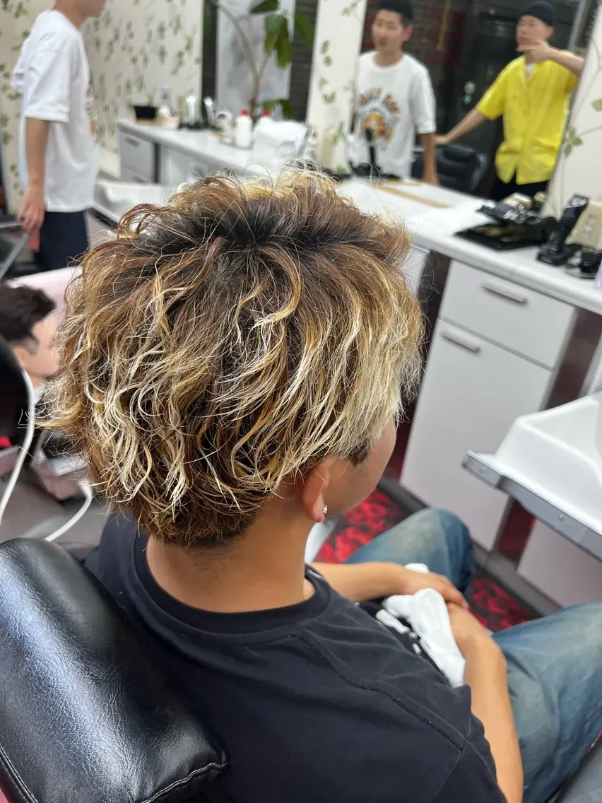 ショート メンズ 関根 武蔵のヘアスタイル