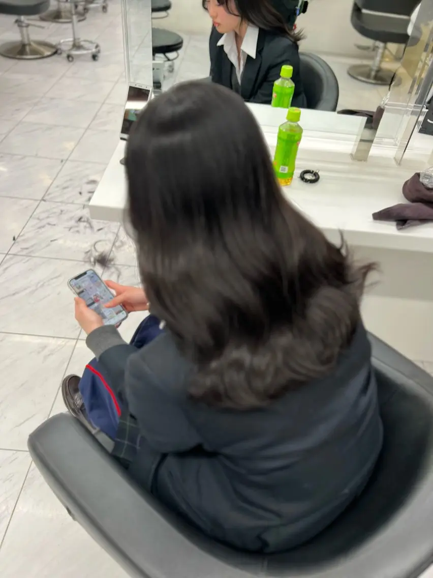 セミロング カラー ふわっと抜け感🫧 ブラウンベージュ🤎のヘアスタイル