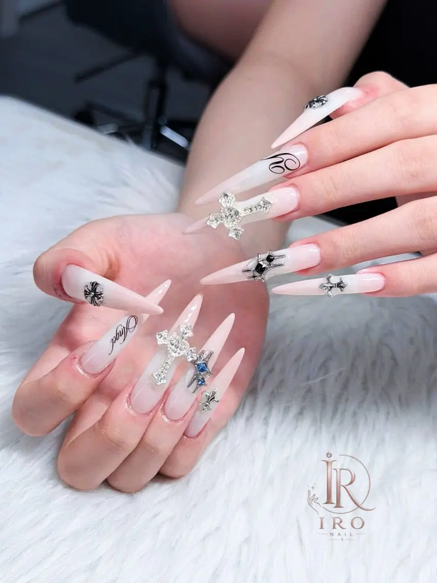 ネイル ハンドネイル IRO Nail Studioのネイルデザイン