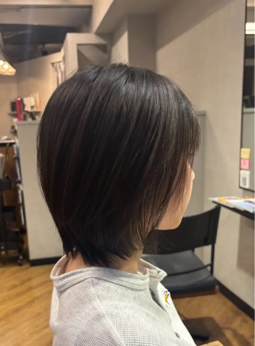 セミロング ボブ レイヤーカット カット Anju／ 小顔カットのヘアスタイル