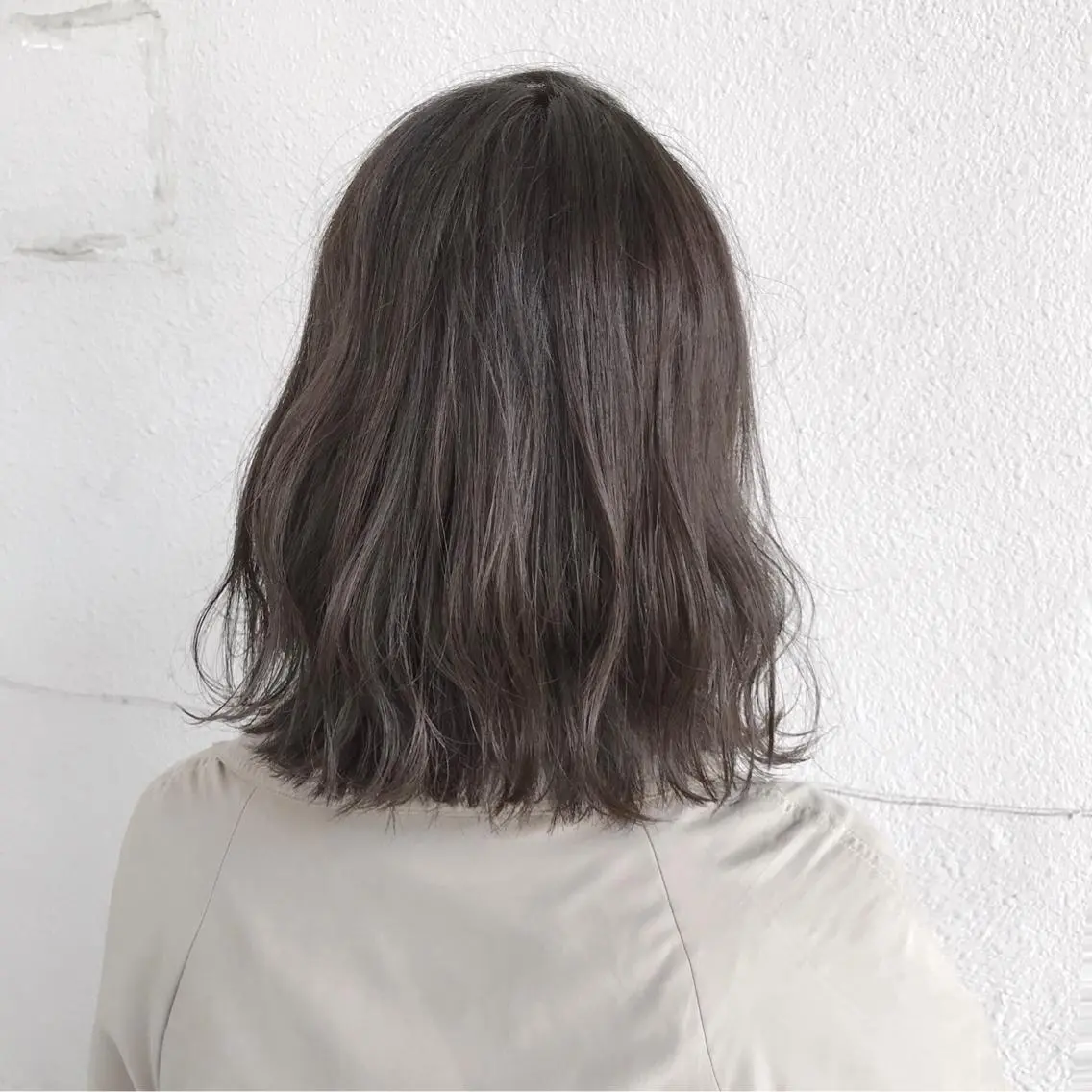 ミディアム カラー 透明感カラー グレージュ ボブ・レイヤーカット 吉敷航一のヘアスタイル
