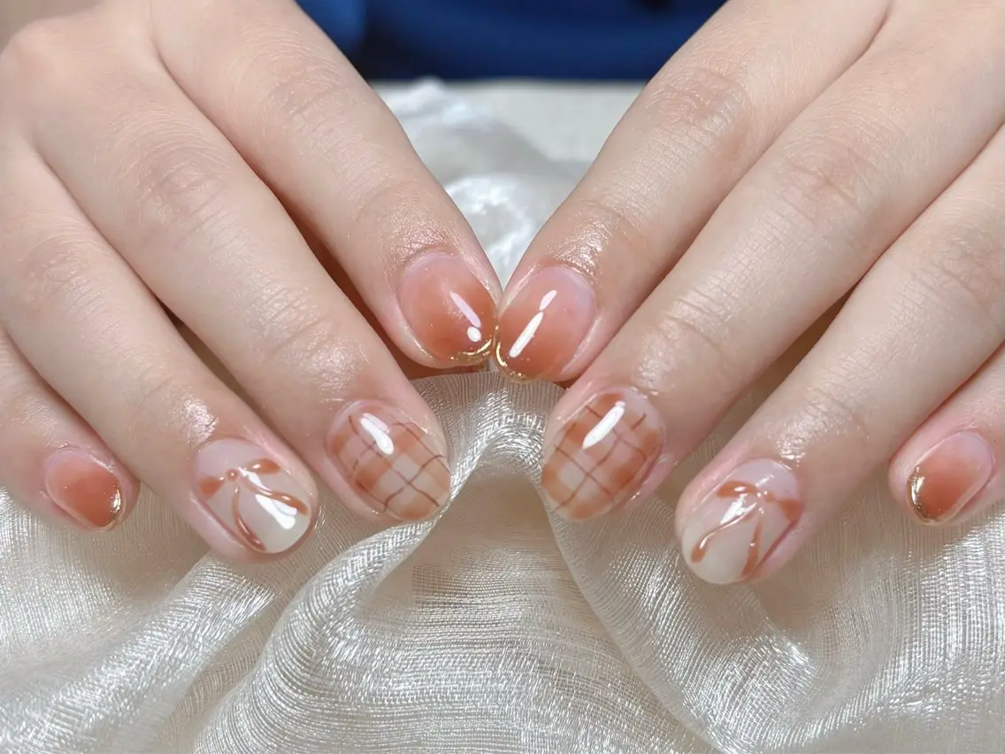 ネイル オーロラネイル チークネイル フレンチネイル ジェルネイル ガラスフレンチ ハンドネイル Nail Jolieのネイルデザイン