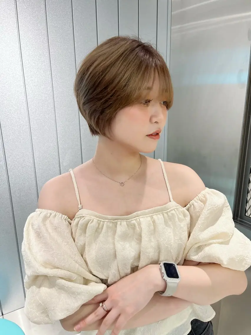 ミディアム カット ヘアカラー トリートメント 美髪矯正 レイヤーカット/加納のヘアスタイル