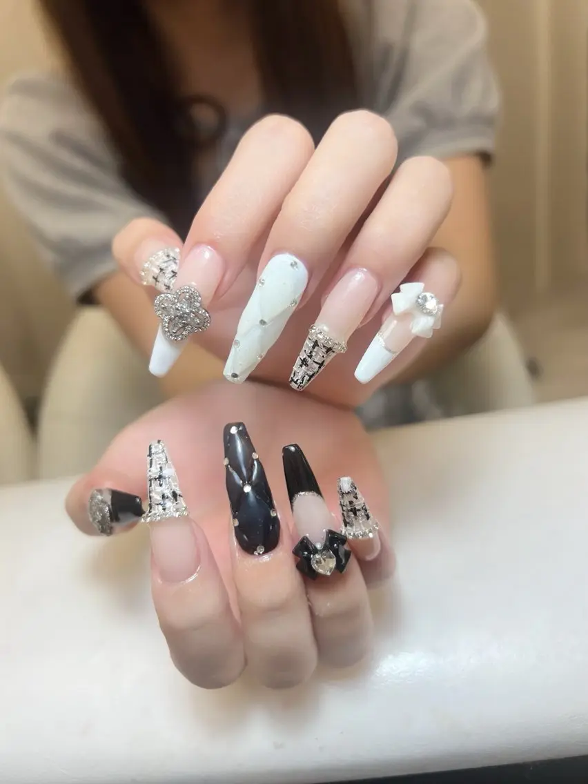 ネイル ブルー チークネイル 長さ出し フラッシュネイル ジェルネイル ハンドネイル Kei Nail 長さ出し 付け放題のネイルデザイン