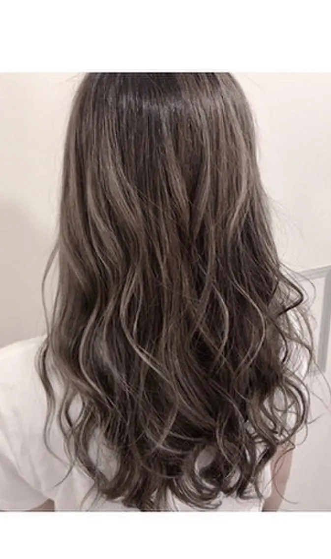 『当店人気メニュー⭐️』カット+艶カラー+クイックケアプロtr✂️の写真