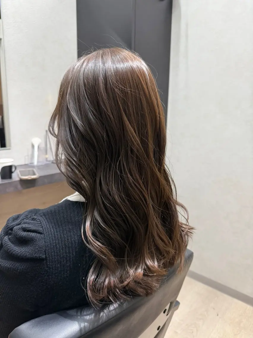 セミロング カラー ブリーチ カット ヘアカラー トリートメント 有田裕真 【ブリーチカラー】のヘアスタイル