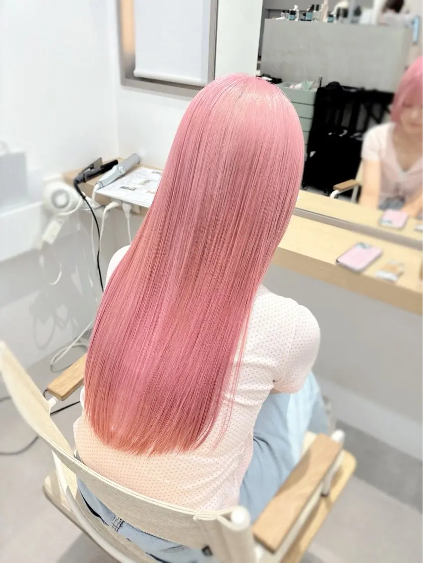 ロング カラー ピンクカラー ホワイトピンク ヘアカラー トリートメント ケアブリーチ 坪井佑樹のヘアスタイル