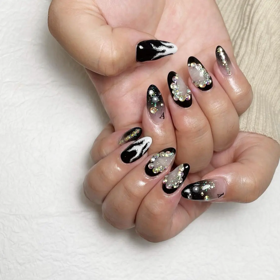 ネイル アートネイル ジェルネイル ハート キラキラネイル ミラーネイル Y nail なんば堀江店のネイルデザイン