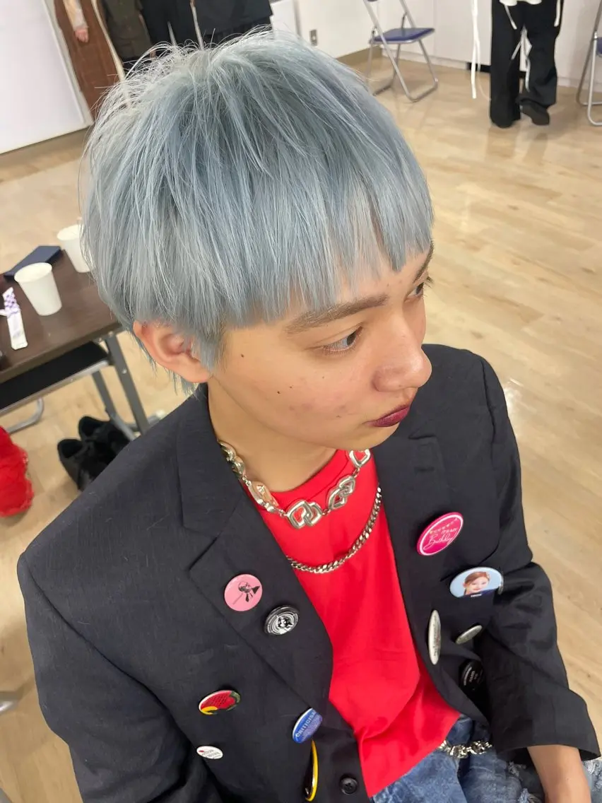 ショート カラー メンズ メンズハイトーン ハイトーンカラー ヘアカラー 岩崎 唯人のヘアスタイル