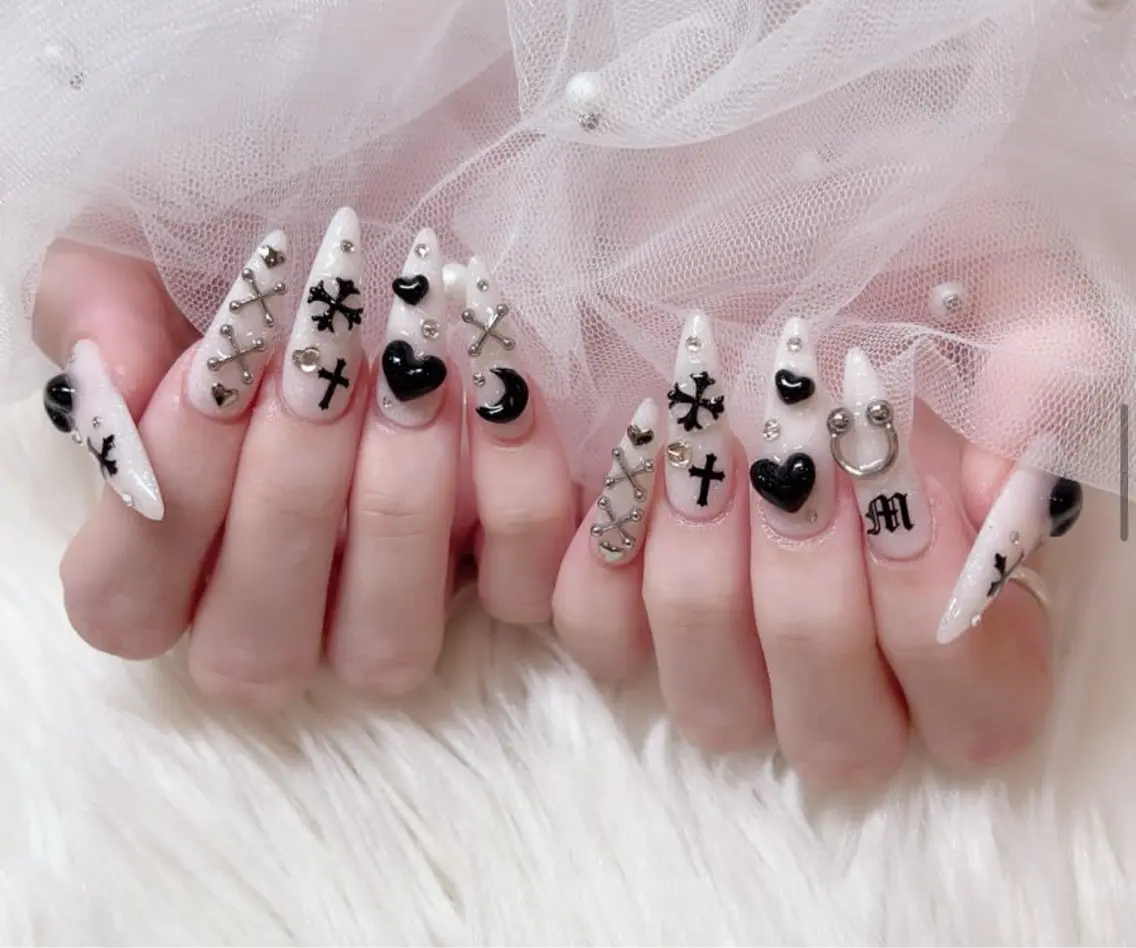 ネイル アートネイル フレンチネイル ジェルネイル キラキラネイル ニュアンスネイル ハンドネイル Ryu Nail NekoChanのネイルデザイン