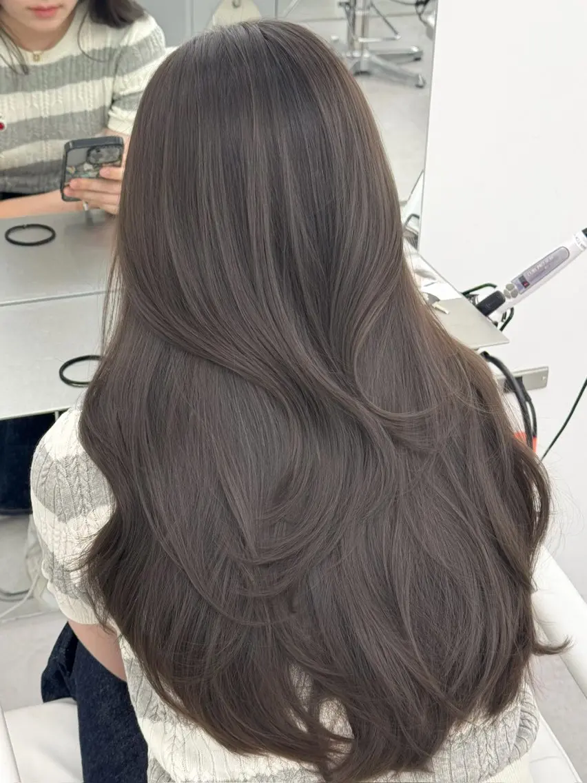 ロング カラー カット ヘアカラー トリートメント 韓国ヘア　紗希 🦋のヘアスタイル