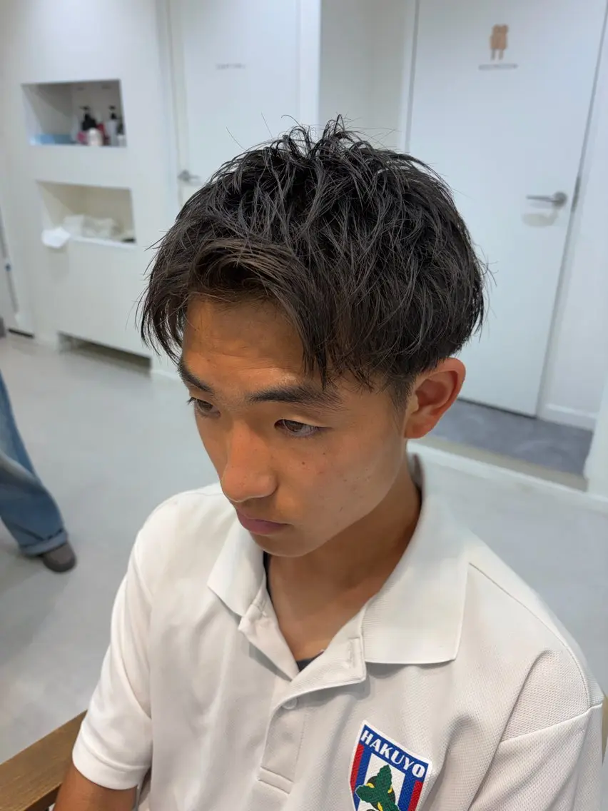 メンズ アップバング フェザーパーマ メンズパーマ 学生（メンズ向け） スパイキーショート カット スパイキーショート/ 短髪パーマ特化のヘアスタイル