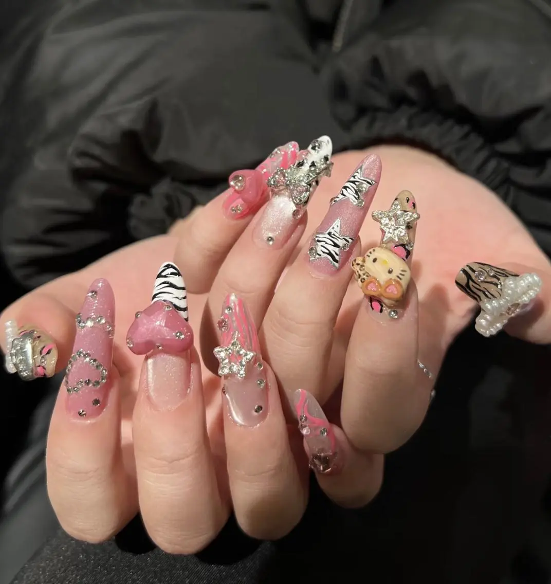 ネイル ハンドネイル 🎀 Ayaka_nailのネイルデザイン