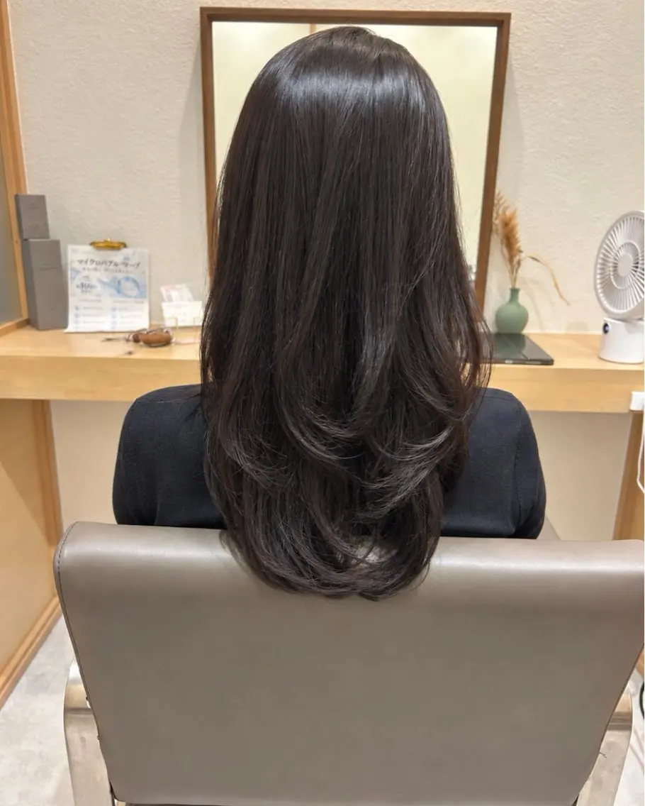 セミロング カラー 切りっぱなしボブ ボブ 髪質改善 カット ヘアカラー トリートメント ヘッドスパ 久木原 ゆりのヘアスタイル