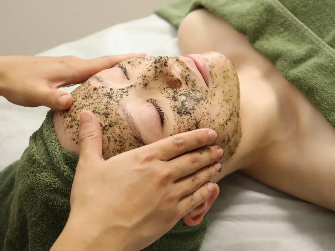 白玉艶肌を目指す✨【陶肌トリートメント×プラズマ導入】剥離なしハーブ🌿+生酵素+シルクパウダー✨の写真