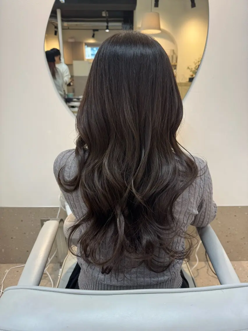 ロング カラー グレージュ 透明うる艶カラー🫧 Cara ココロのヘアスタイル
