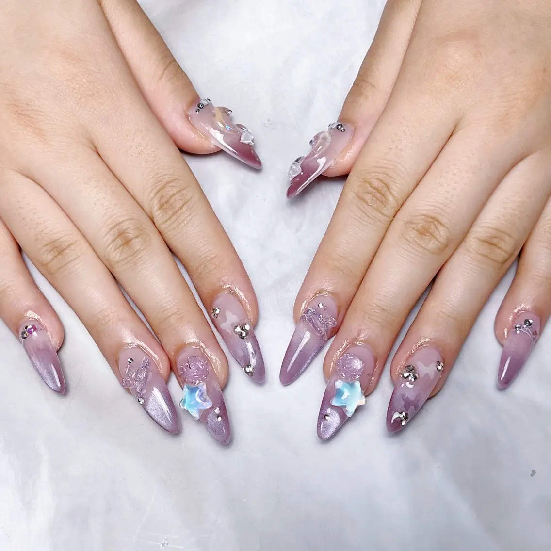 ネイル ハンドネイル 🍭Yun nail hyejin🌸のネイルデザイン