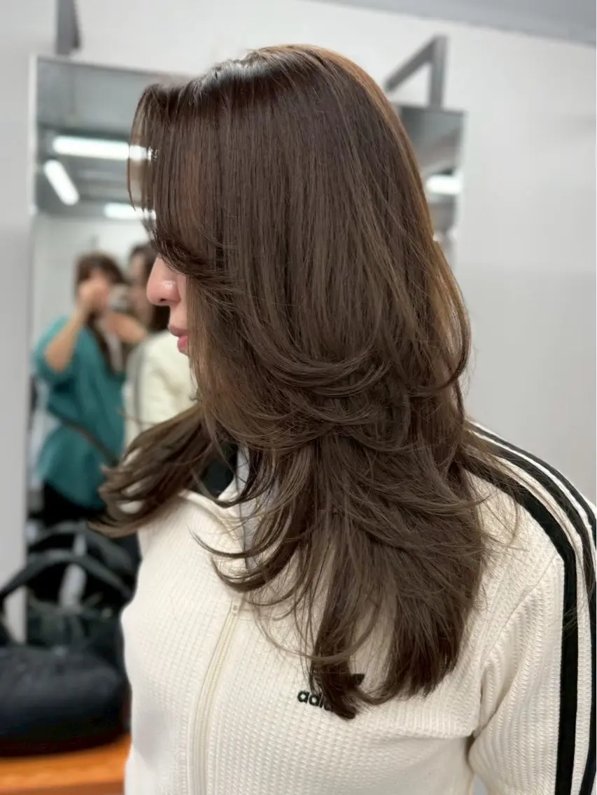 カラー ベージュカラー ブリーチ ブラウンカラー カシス ショコラブラウン 倉辻 香奈子のヘアスタイル