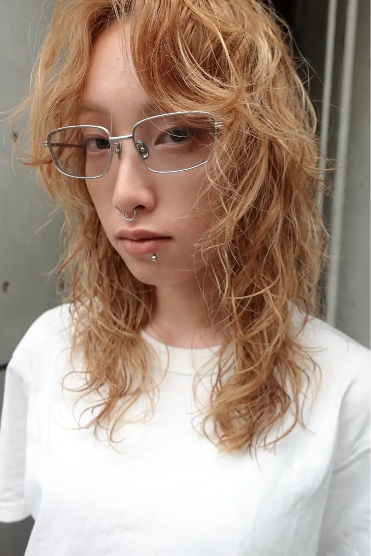 セミロング アッシュ アッシュブラウン ラベンダーベージュ ボブ ハッシュカット カット レイヤーカット\ウル フ　chinatsuのヘアスタイル