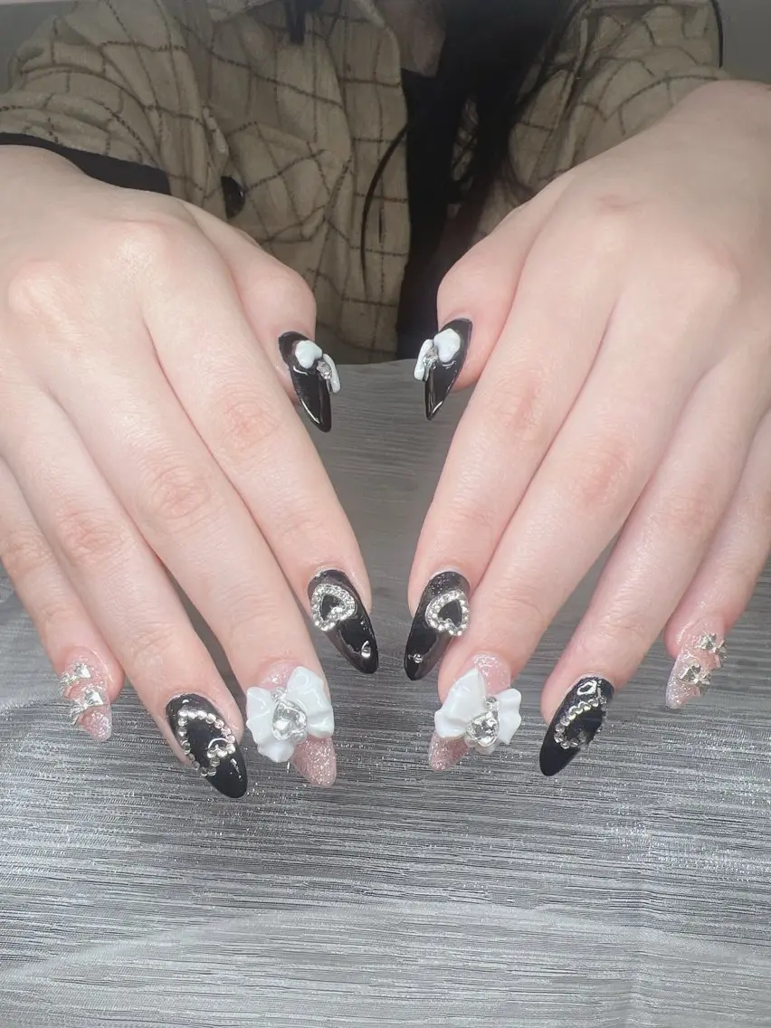 ネイル 長さ出し グラデーション 卒業式 キラキラネイル マグネットネイル Lee Nails チップ長さだし専門店のネイルデザイン