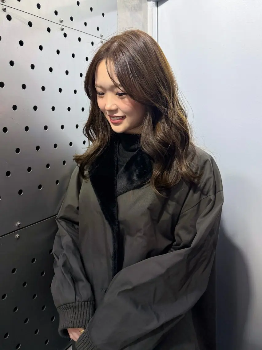 ミディアム カラー ベージュカラー カット ヘアカラー トリートメント 幣 あや乃 /レイヤーカットのヘアスタイル