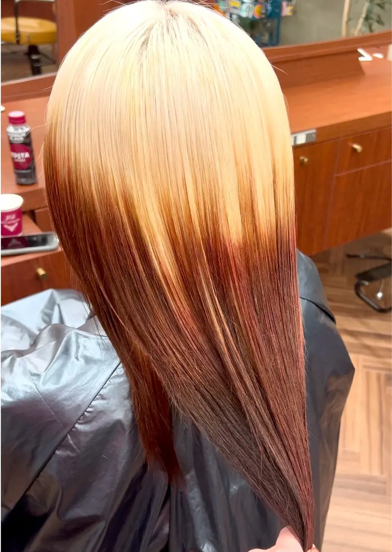 ミディアム カラー ブリーチ ブロンド ケアブリーチ 透明感カラー ダブルカラー カット ヘアカラー トリートメント レイヤー専門家 ダブルカラー修のヘアスタイル