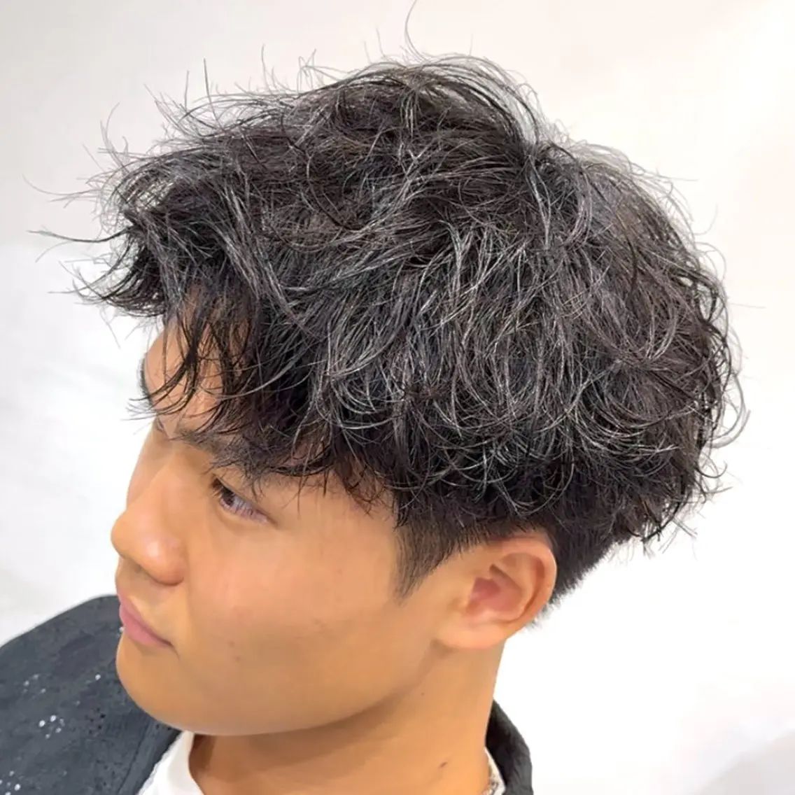 ショート パーマ メンズ メンズパーマ ショートヘア カット パーマ トリートメント fifth 一寸木 桂斗のヘアスタイル