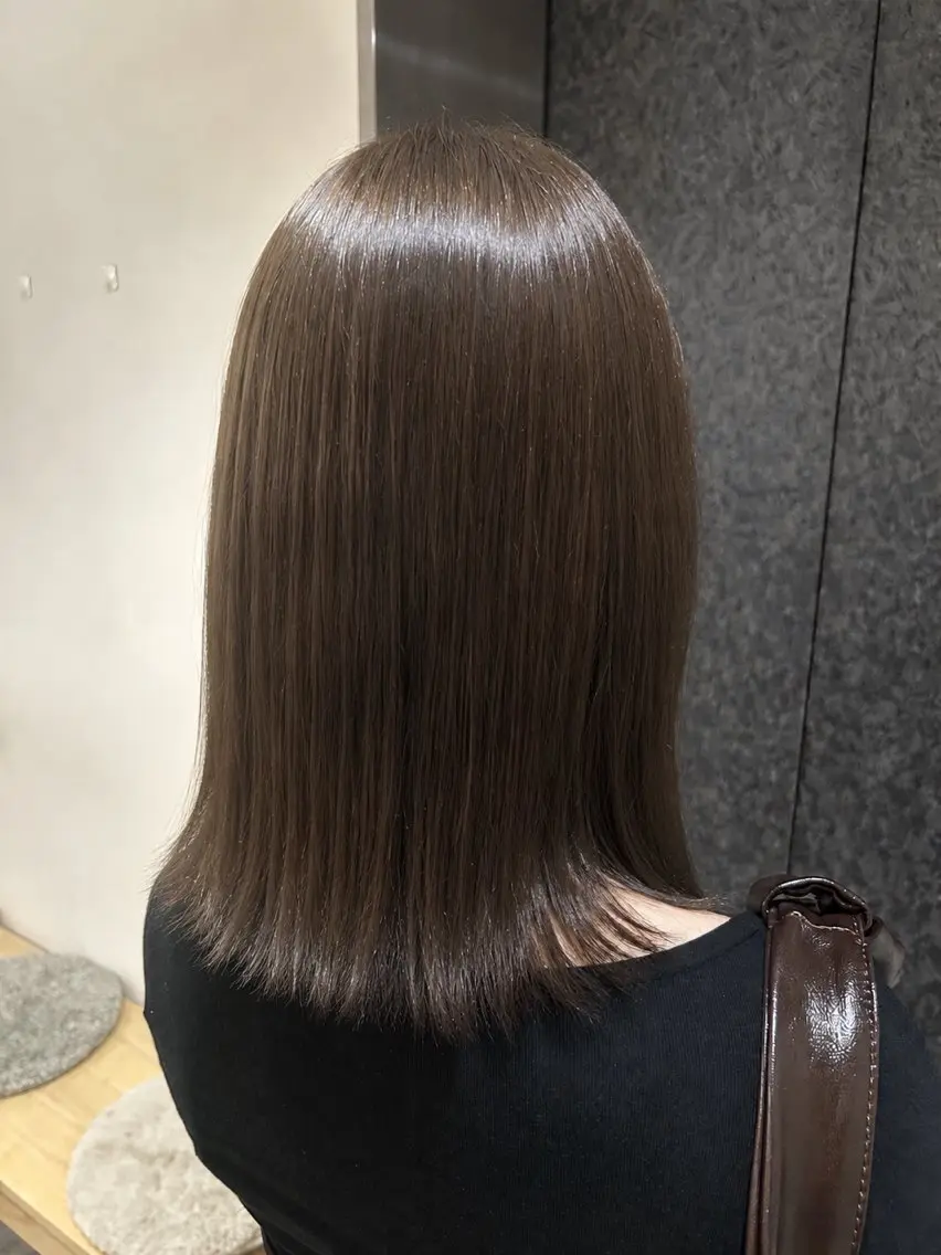 セミロング ヘアカラー sia / eruのヘアスタイル