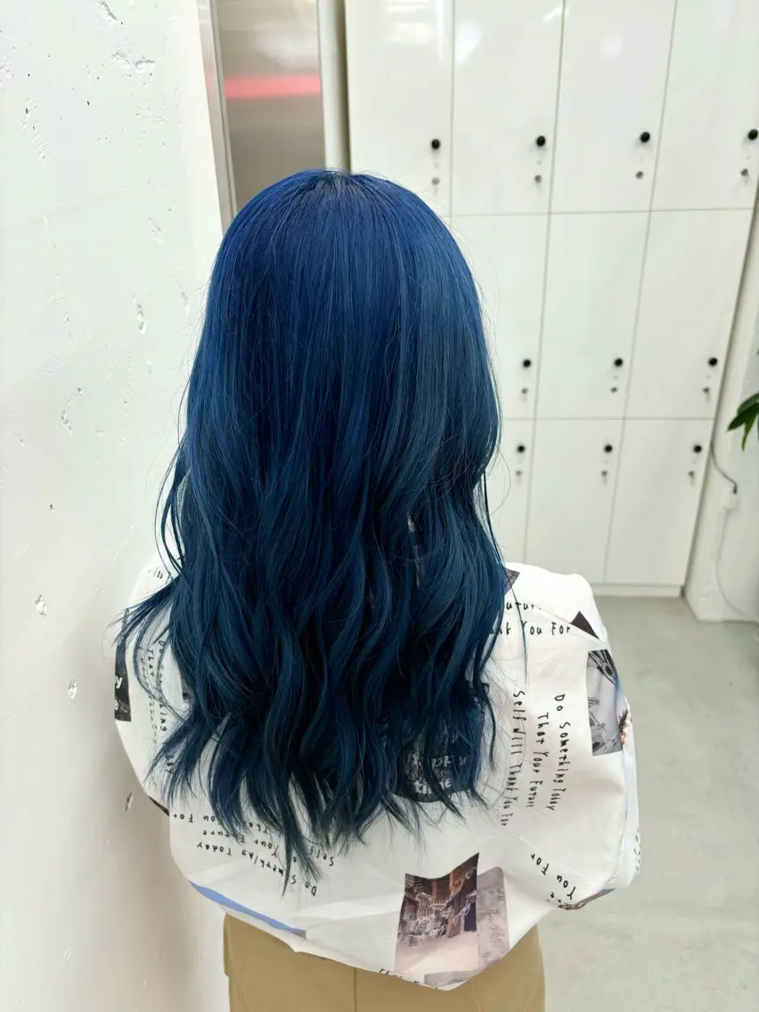 ロング カラー ブリーチ ブルーカラー 🐶ひかる🐶 JILLSTUDIOのヘアスタイル