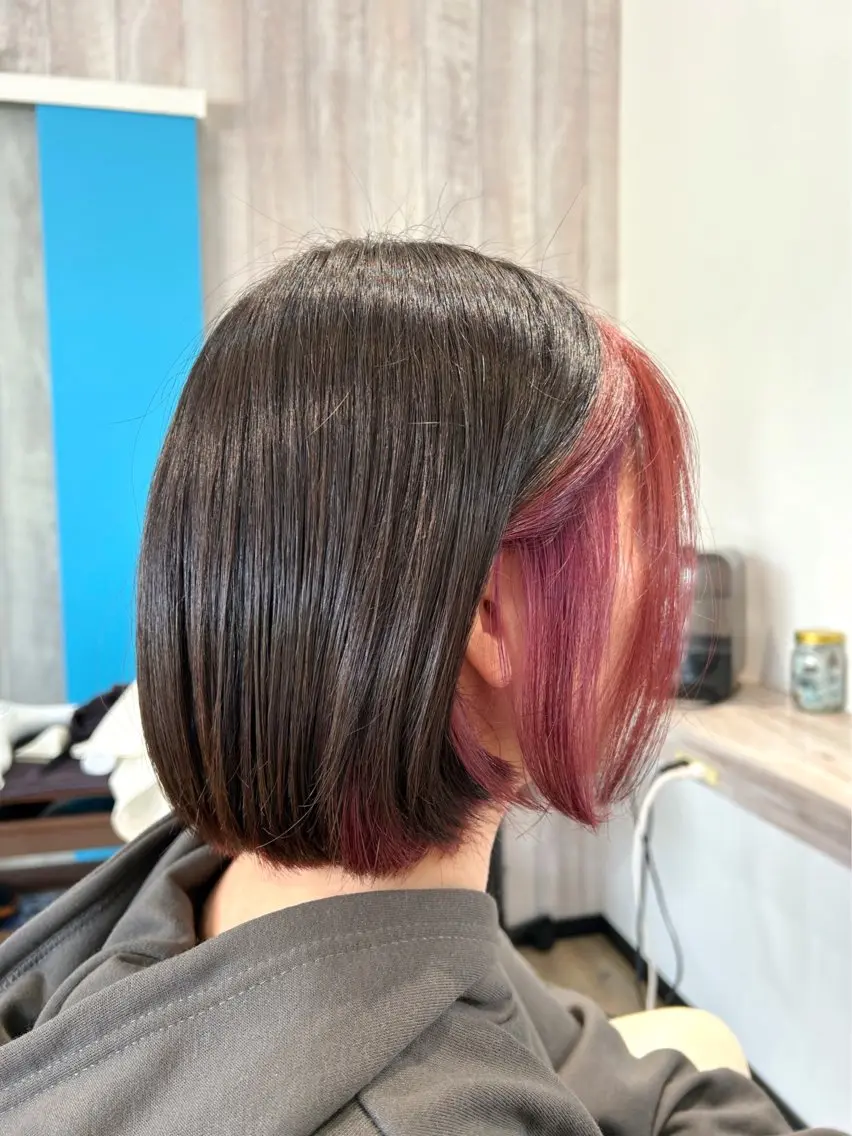 カラー ミストバング  フェイスフレーミング インナーカラー ピンクカラー ピンクパープル 水口 琴絵のヘアスタイル