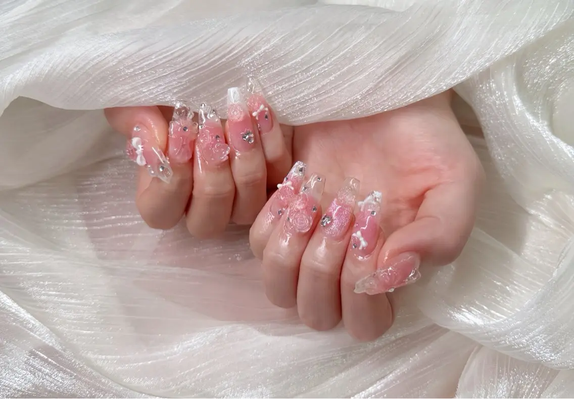 ネイル オーロラネイル チークネイル フットネイル フレンチネイル ジェルネイル ハンドネイル Havi Nailsのネイルデザイン