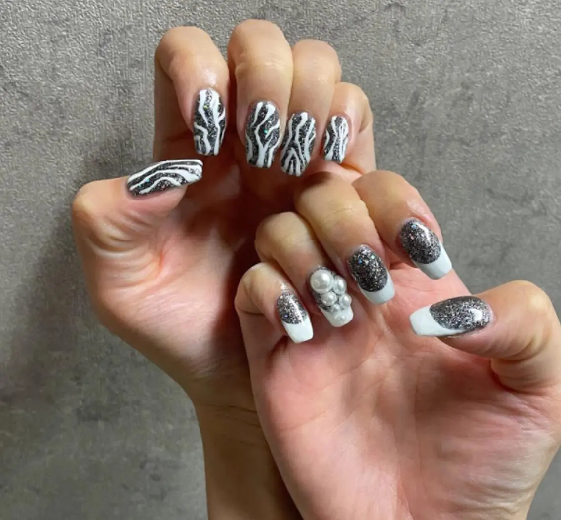 ネイル アニマル柄 アートネイル クリアネイル フレンチネイル ジェルネイル nailstudio eviz新宿店のネイルデザイン
