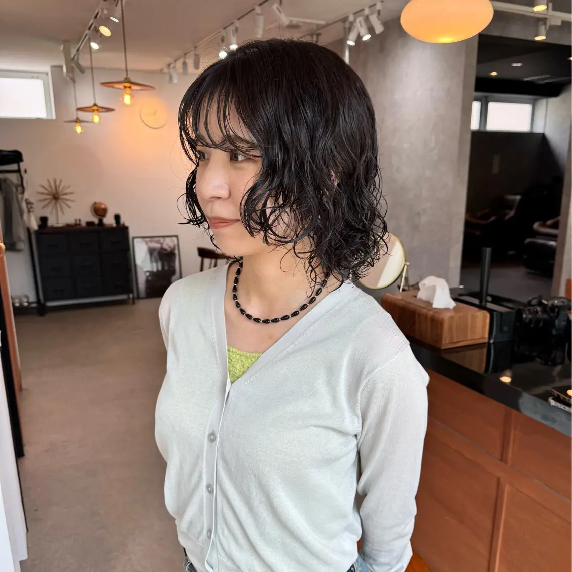 ミディアム パーマ カット パーマ 透け感カラー/ momo🦕のヘアスタイル