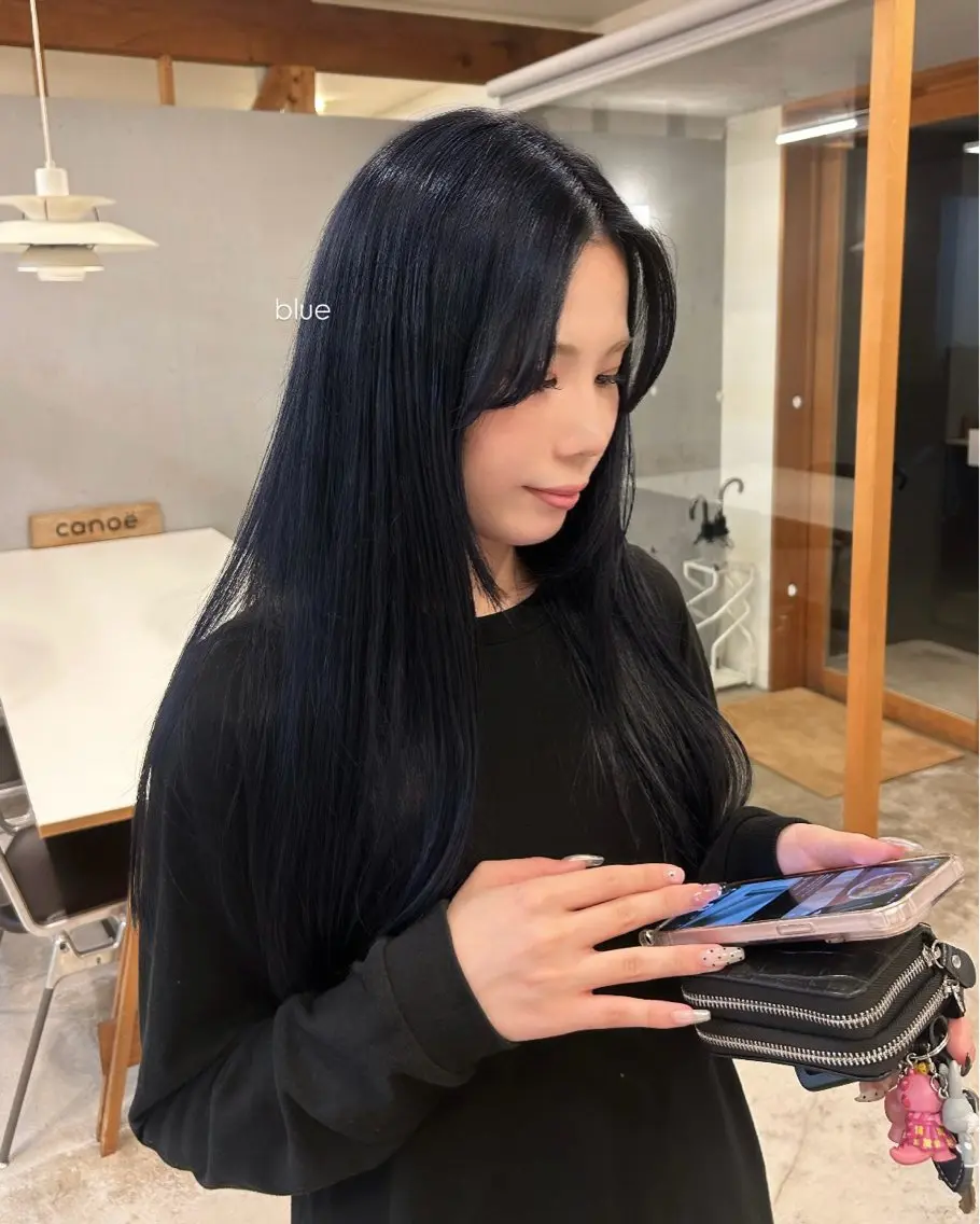 ロング カラー hitomi/ 透明感カラーのヘアスタイル