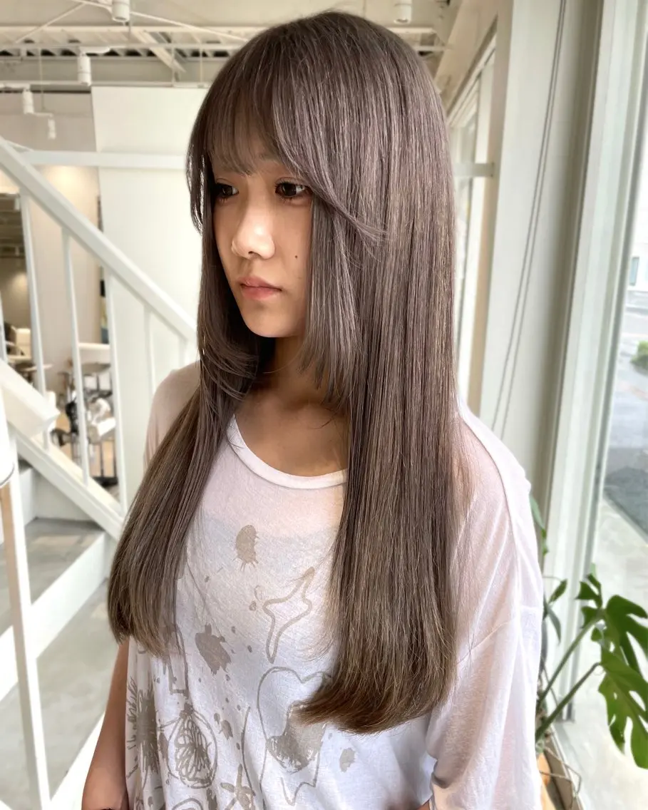 ロング カラー カット ヘアカラー 林 千聖のヘアスタイル