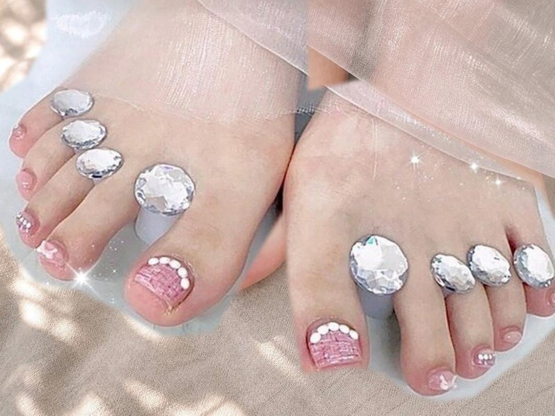 ネイル アートネイル フットネイル ワンカラーネイル フットネイル Lili Nail Studio西荻窪店のネイルデザイン