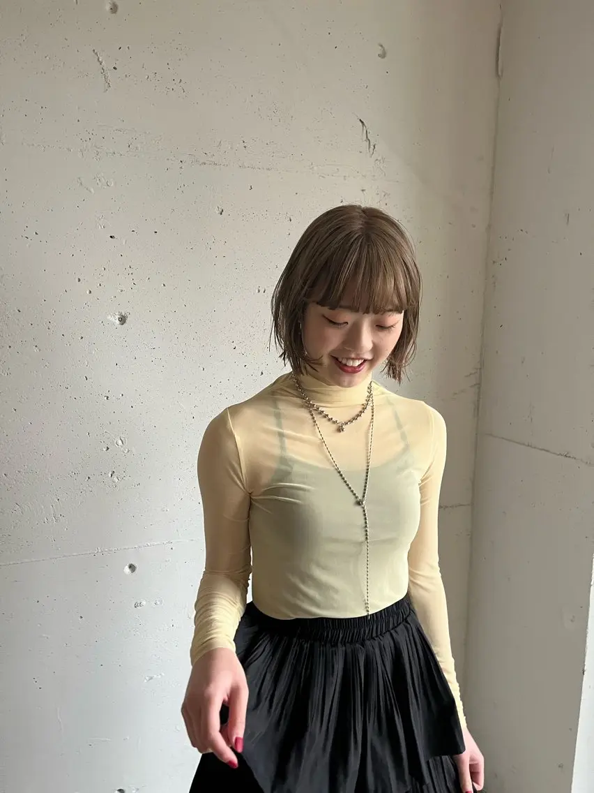 ショート カラー ベージュカラー CLIQUE　有木 七虹のヘアスタイル