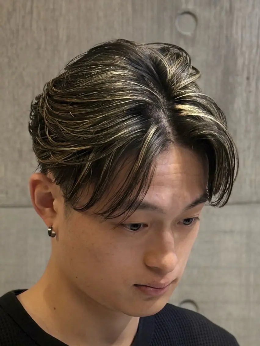 🟦【新規限定】カット+ハイライトメッシュ+補修トリートメントの写真