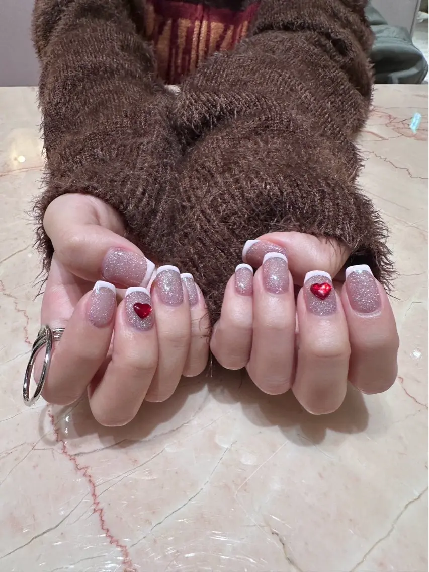 ネイル ハンドネイル 濱岡 咲のネイルデザイン