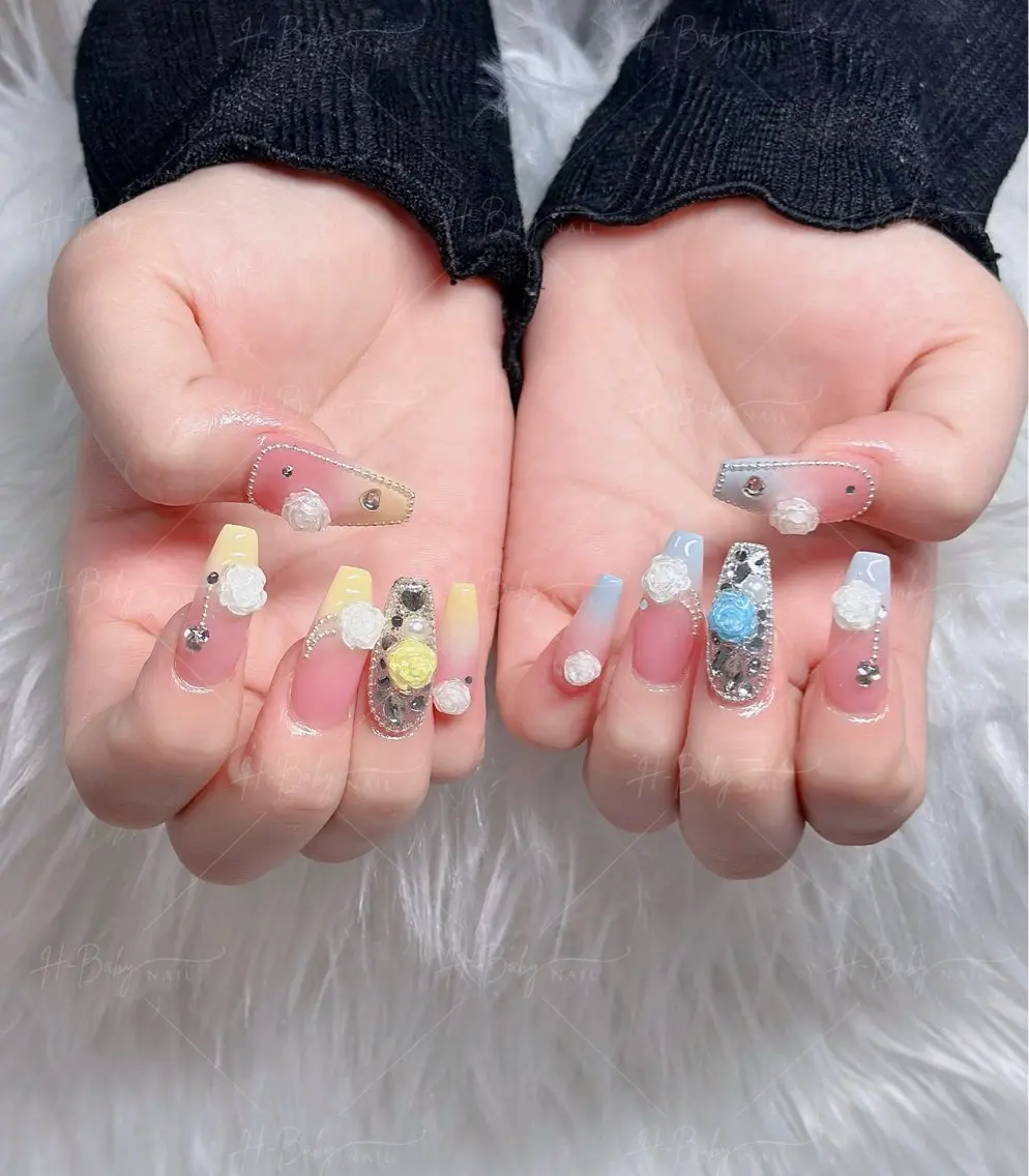 ネイル オーロラネイル フレンチネイル ジェルネイル ハロウィン 韓国ネイル ハンドネイル H.baby Nail Salonのネイルデザイン