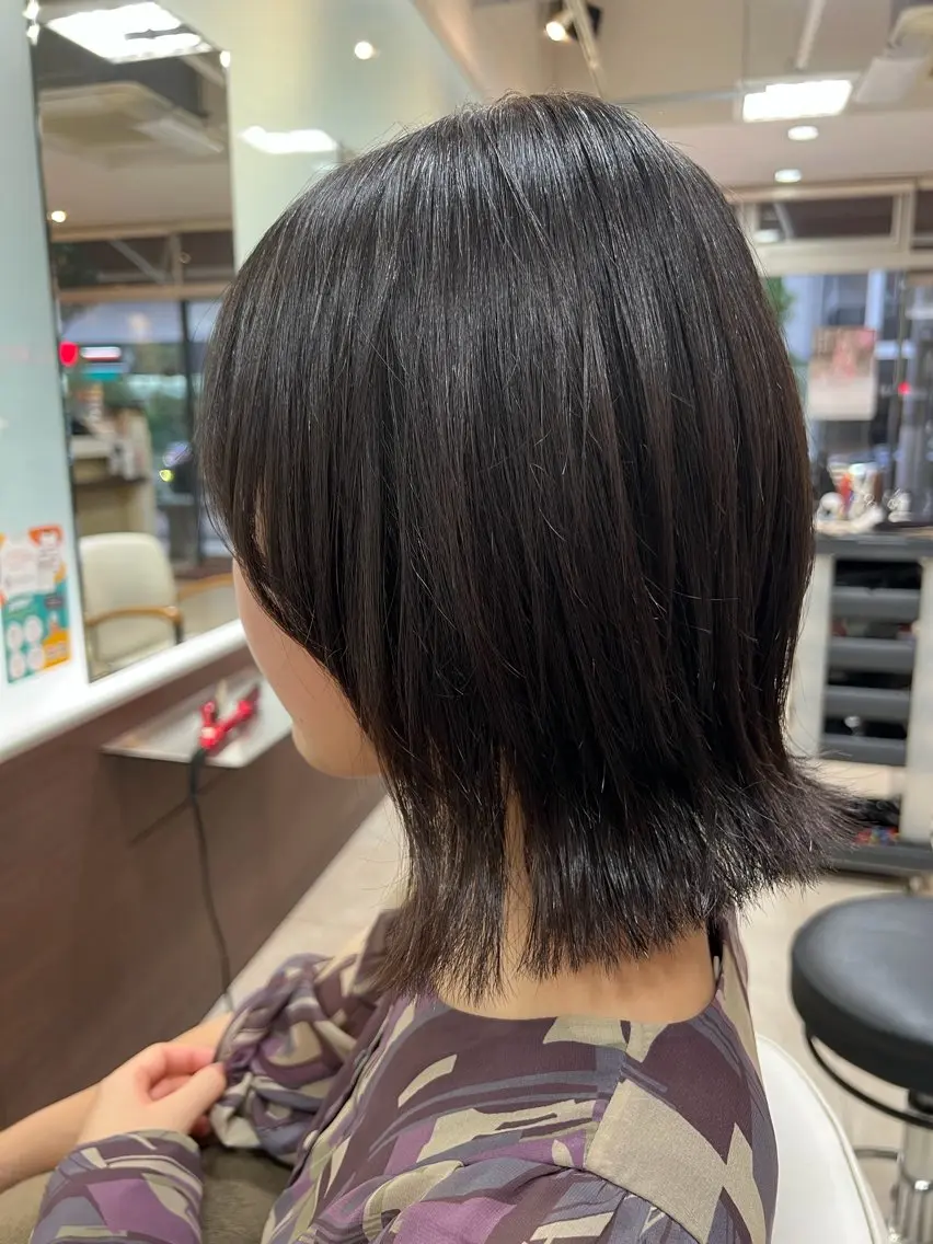セミロング moe   美髪矯正 ツヤツヤストレートのヘアスタイル