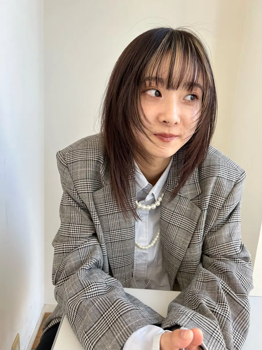 セミロング カラー ブリーチ デザインカラー ハイライトカラー 顔まわりレイヤー ハイライト カット ヘアカラー 千葉 郁也のヘアスタイル