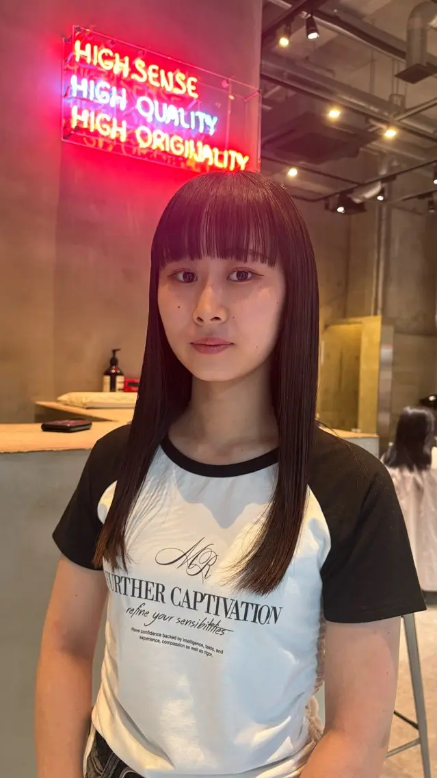 セミロング 川野 百恵のヘアスタイル