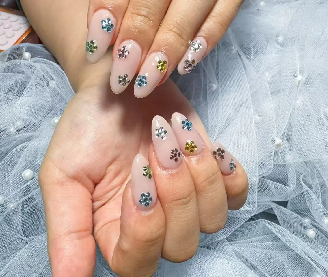 ネイル フレンチネイル ジェルネイル ガラスフレンチ 韓国ネイル マグネットネイル ハンドネイル ハンドケア The Nail 新大久保店のネイルデザイン