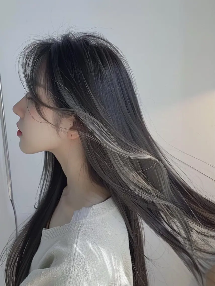 ロング カラー ヘアカラー 梨ア .のヘアスタイル