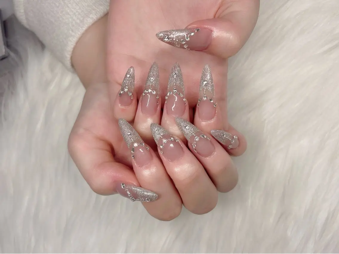 ネイル 成人式 フラッシュネイル フットネイル ジェルネイル 卒業式 ハンドネイル ハンドケア mione_ou nail salonのネイルデザイン