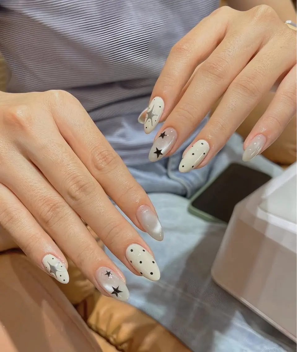 ネイル アートネイル フレンチネイル ジェルネイル キラキラネイル ニュアンスネイル ハンドネイル Ryu Nail YukiChanのネイルデザイン