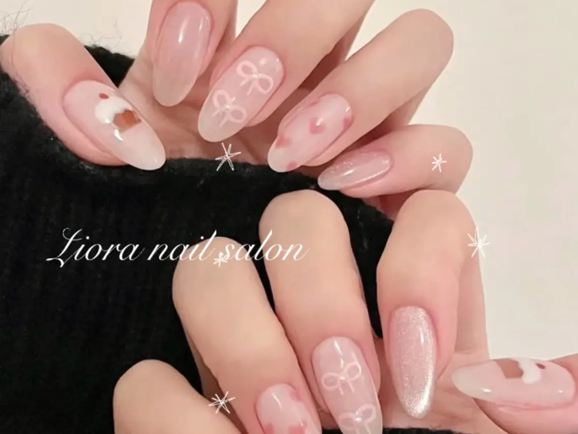 ネイル フレンチネイル ジェルネイル ガーリー グラデーション キラキラネイル ハンドネイル JUN Lioraネイルのネイルデザイン